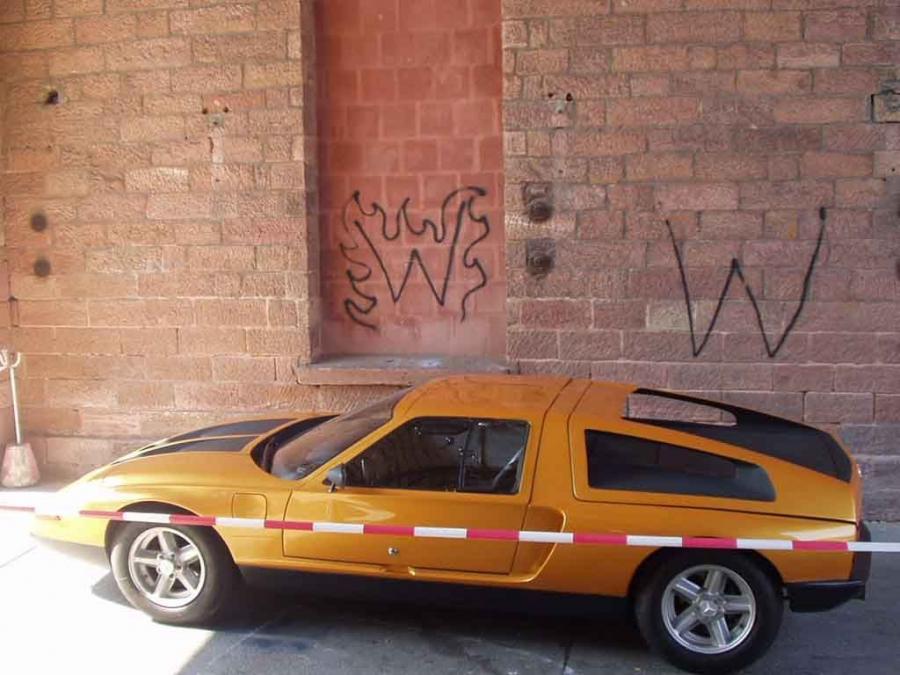  Mercedes-Benz C111-II Concept 1970 года  (фото 14 из 16)
